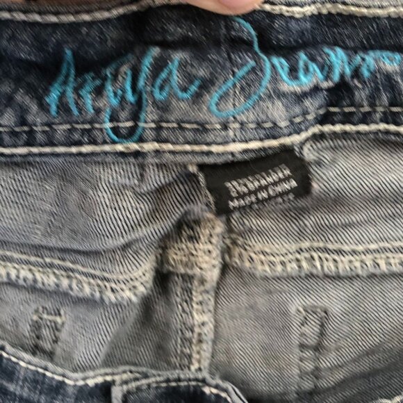 Ariya Jeans Womens Capri Jeans Size 13/14 Blue Denim Casual Cuffed Classic Y2K - Picture 3 of 13